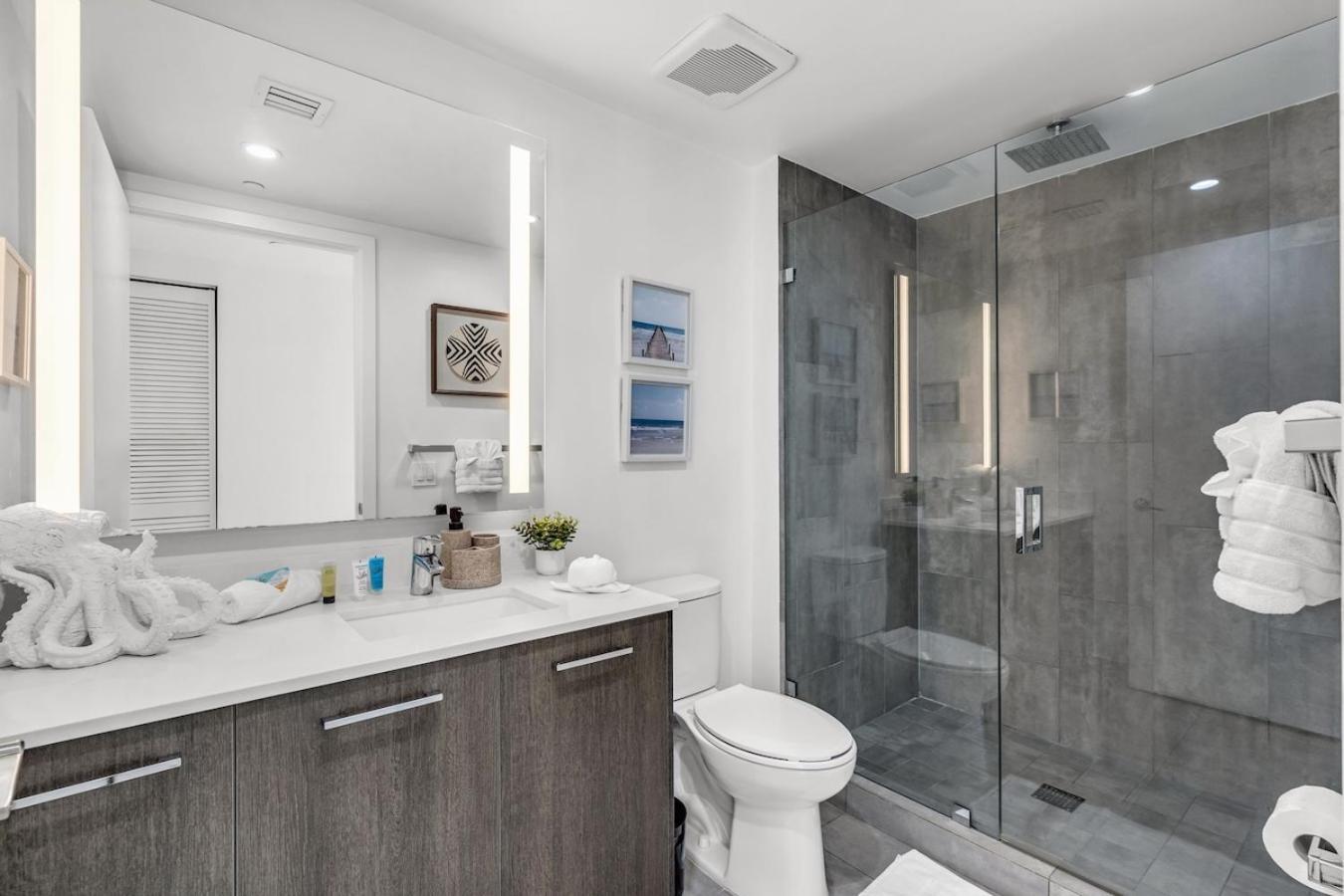 Experience Modern 2 Bed Near Biscayne Blvd * Miami